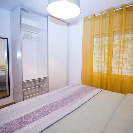 Exceptional Apartament Girona's Old Town Daire